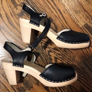 Maguba Black Leather Swedish Clogs